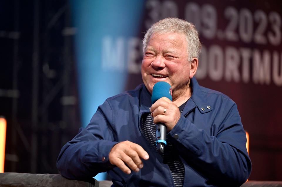 Ukrainian Translation: William Shatner Hospitalized Due to Sugar Issues: Actor Denies Rumors