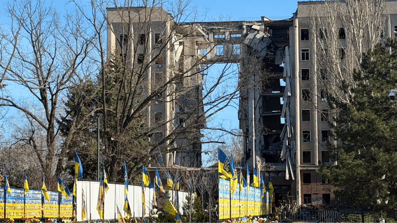 Руйнування Миколаївської ОВА після удару