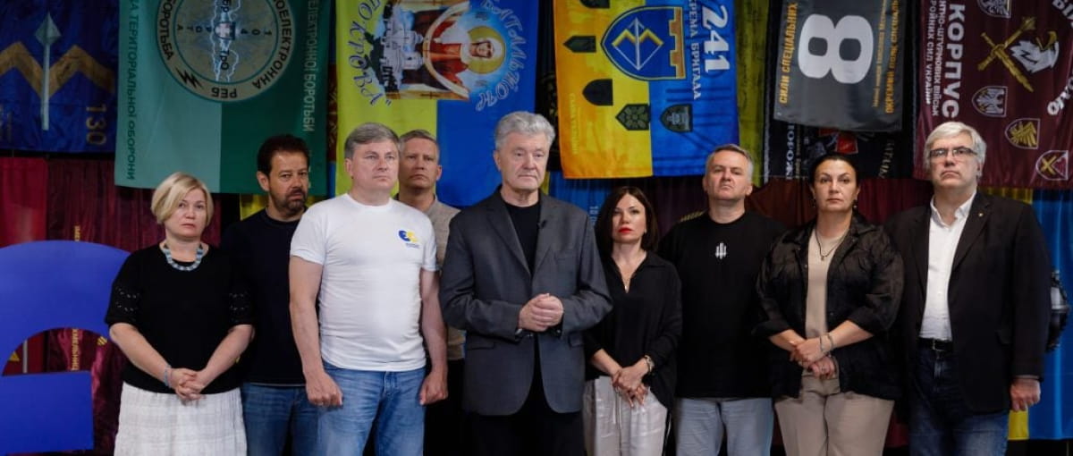 Порошенко настаивает на экстренном заседании Рады: необходимо утвердить глав Минобороны, МИД и СБУ