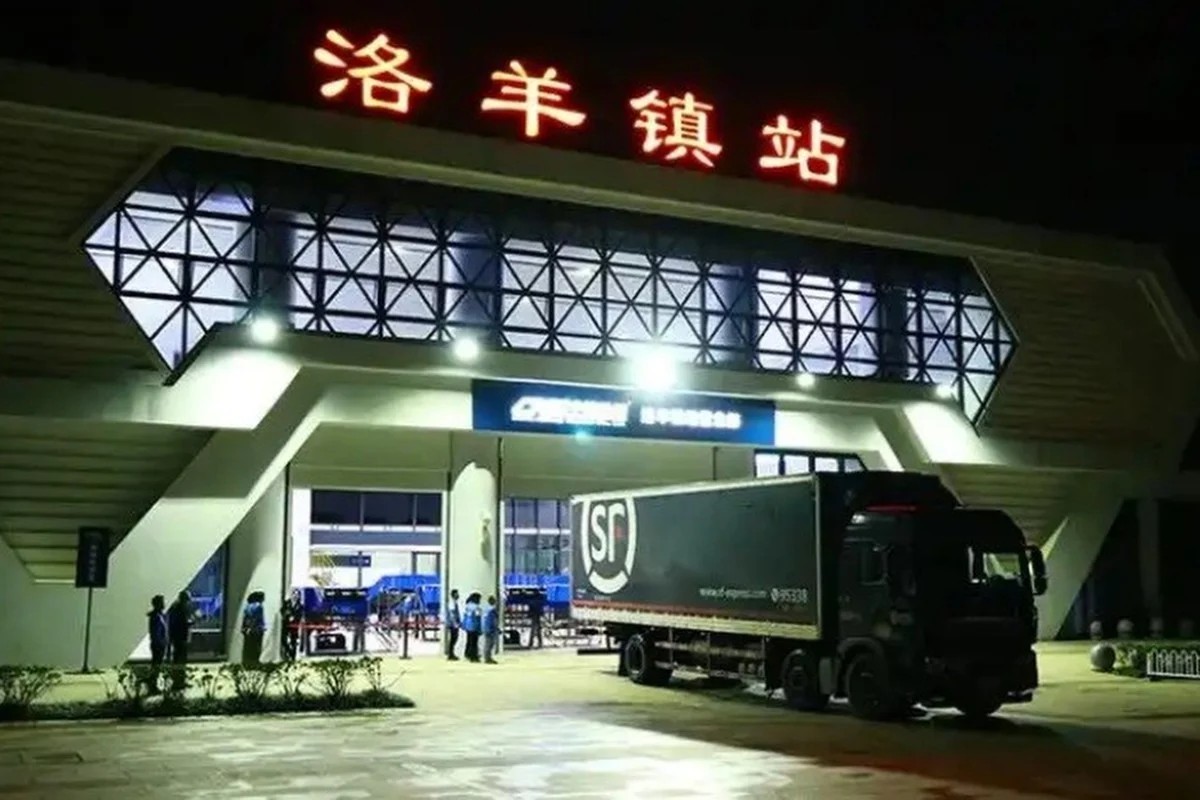 Жахлива аварія поїзда в Китаї: 11 загиблих під час тестування системи