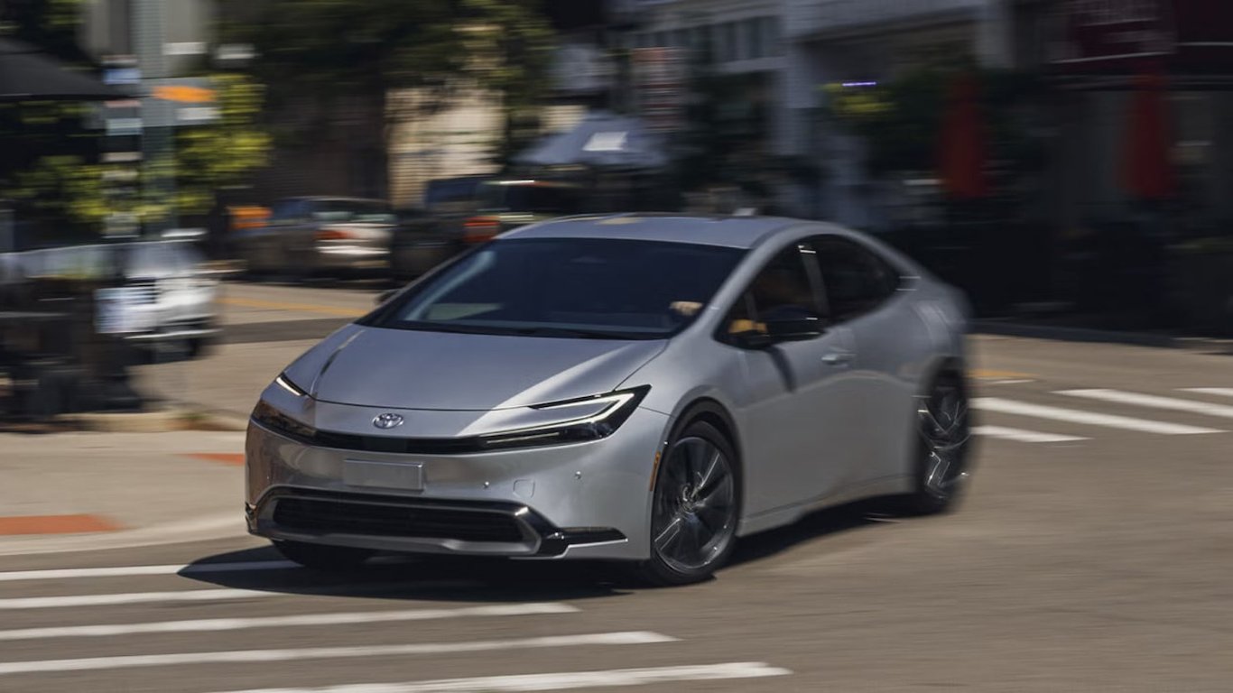 2026 Toyota Prius: A 196-Horsepower Leader in Fuel Efficiency