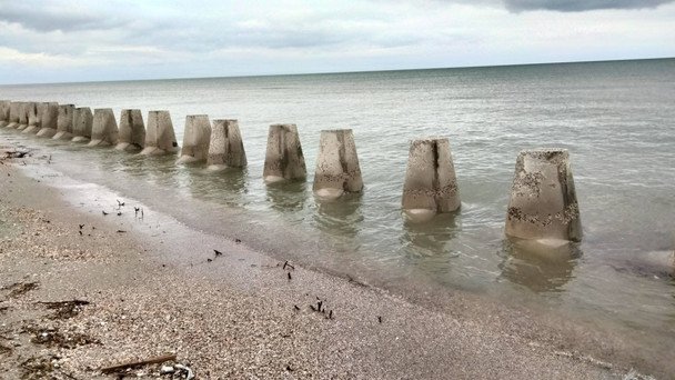 Sztuczne rafy w ogniu krytyki. Czy obrona wybrzeża Odeszczyzny jest iluzoryczna?