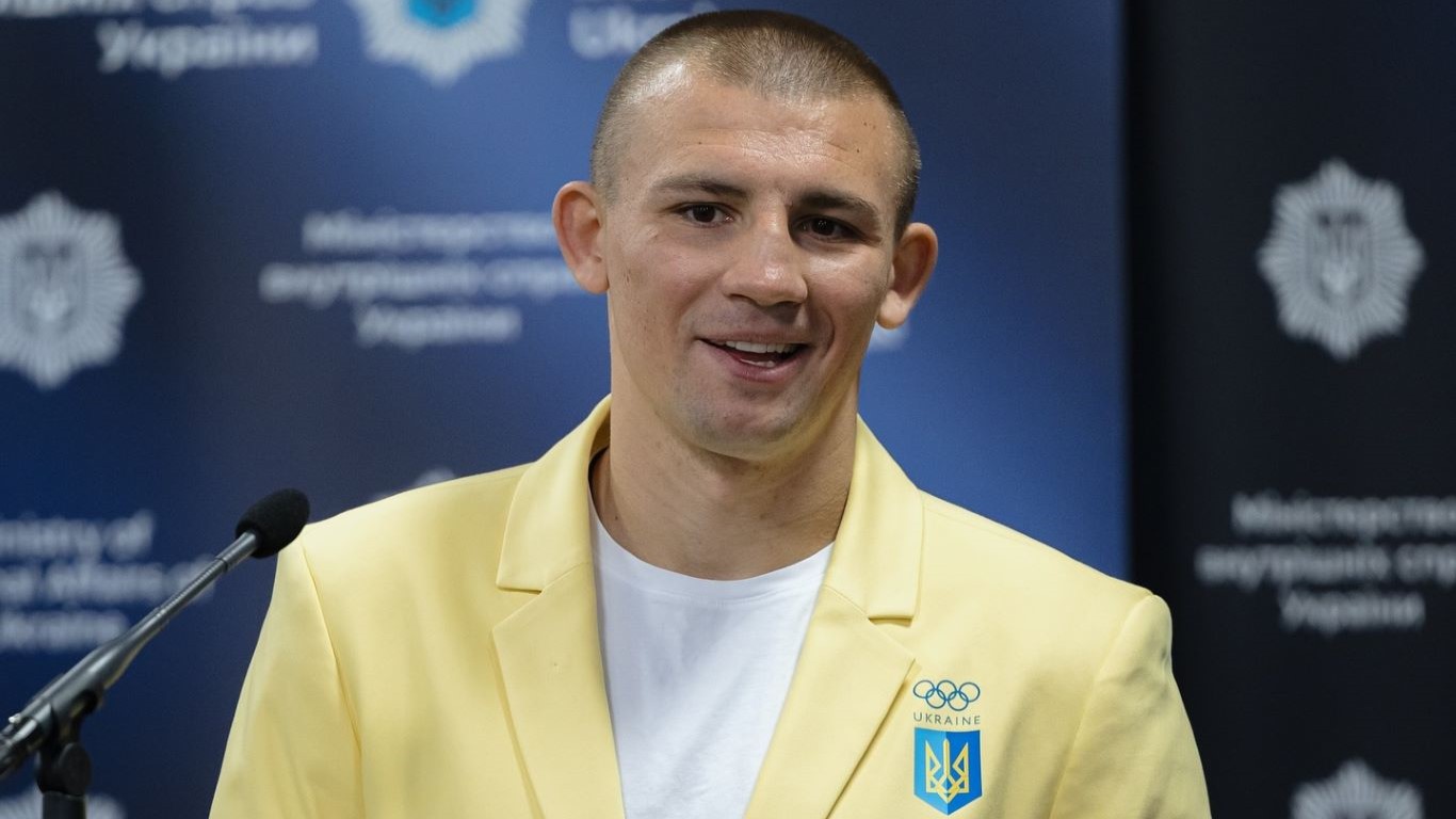 Хижняк нокаутировал соперника в первом раунде