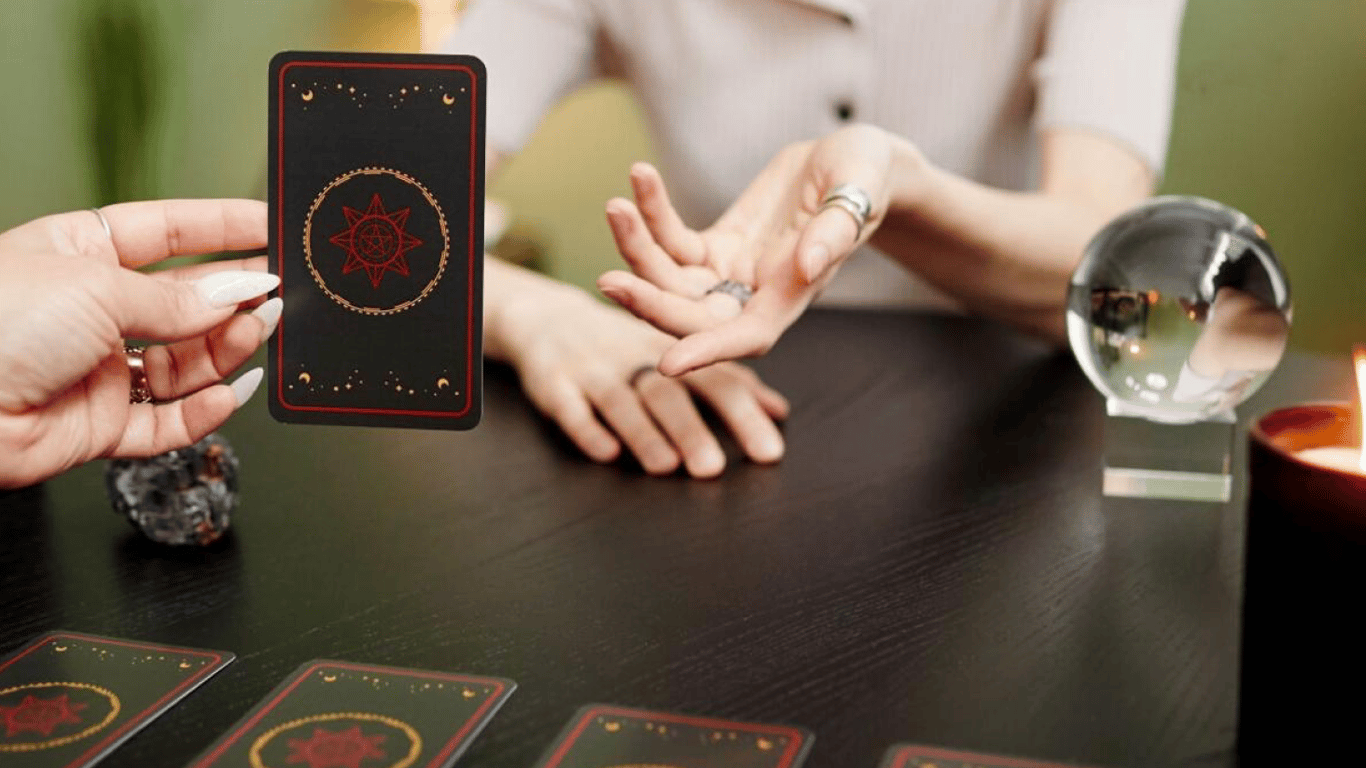 Luty 2026 w świetle kart Tarota: co czeka Twój znak zodiaku?