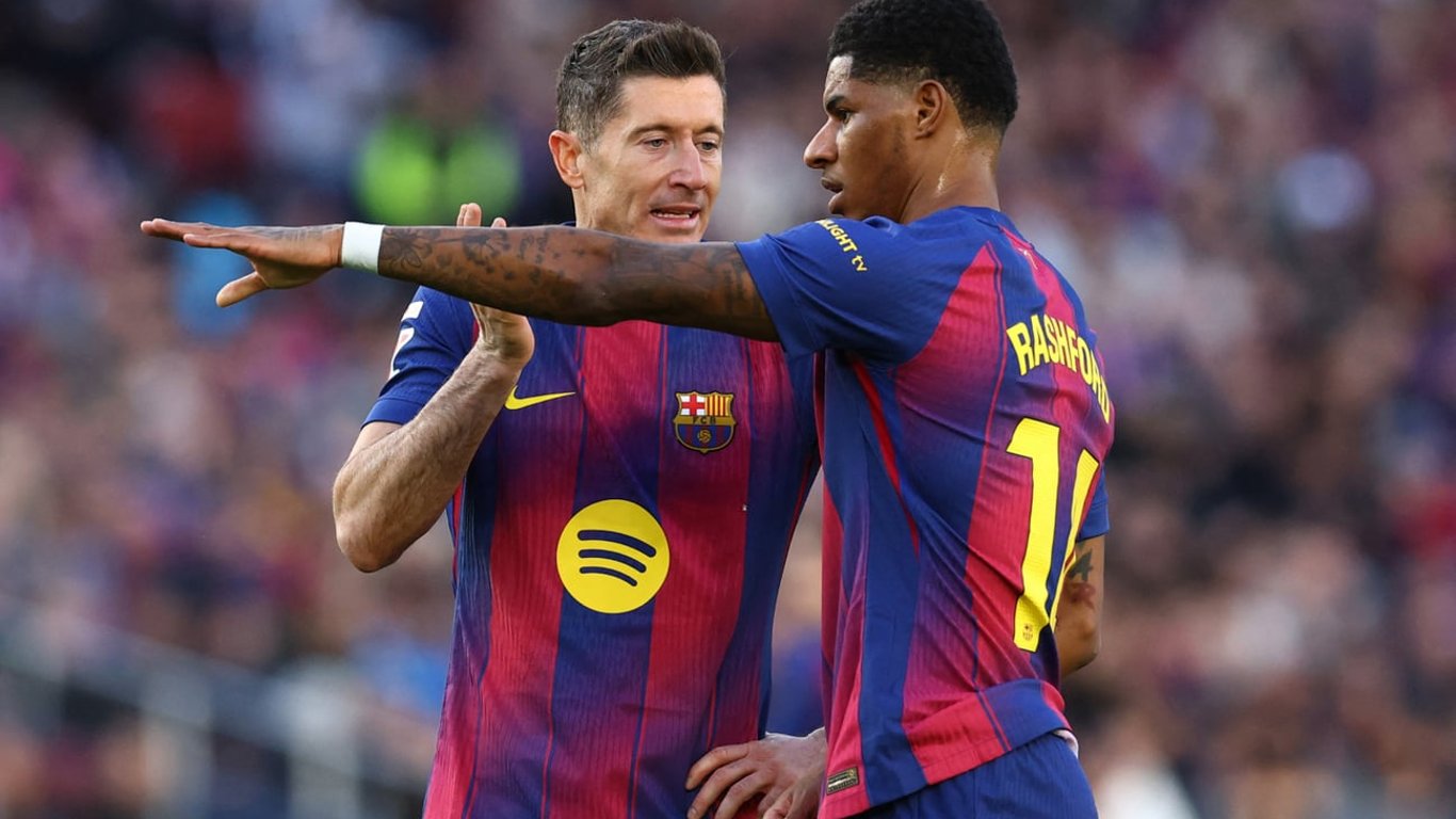 Barcelona czeka na Vlahovicia? Przyszłość napastnika w rękach Juventusu