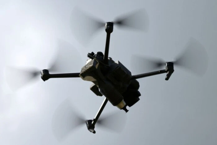In Dnipropetrowsk wurde durch einen Angriff mit einer FPV-Drohne Polizeibeamte verletzt