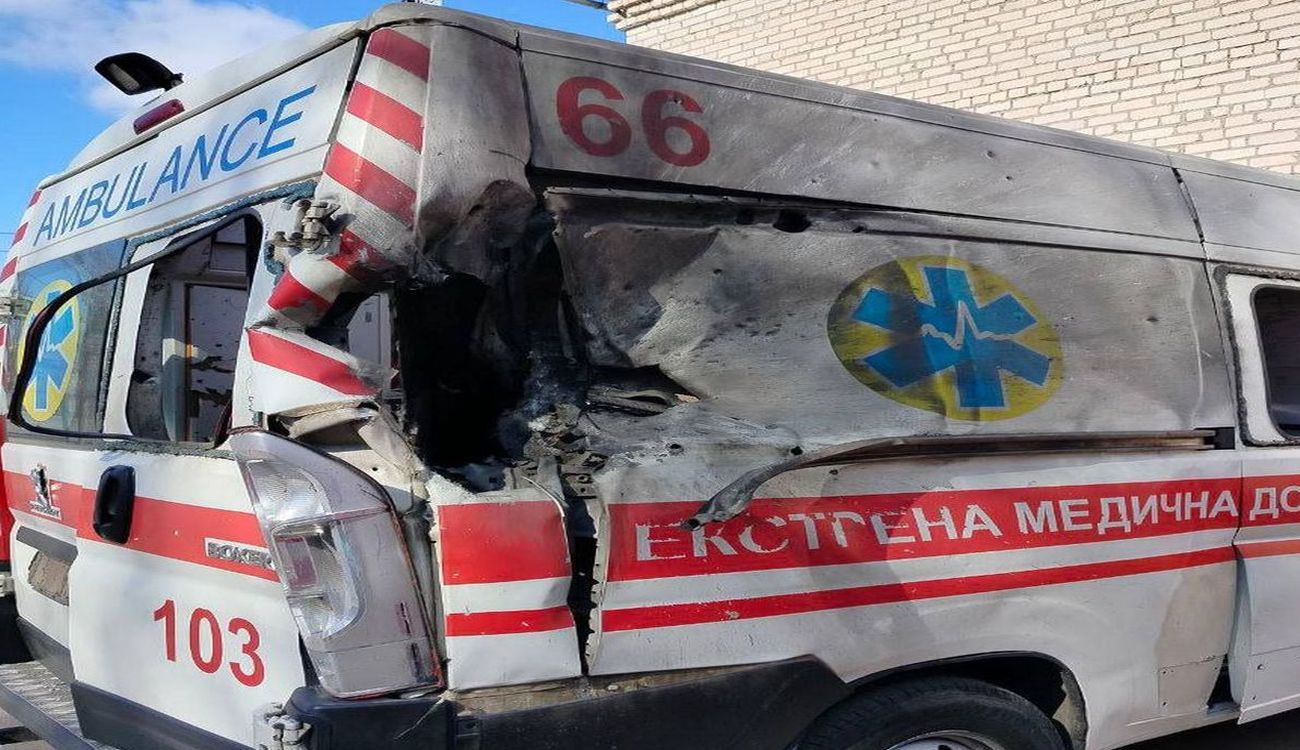 Raketenangriff auf Rettungswagen: Fahrer und Arzt in Mykolajiw verletzt