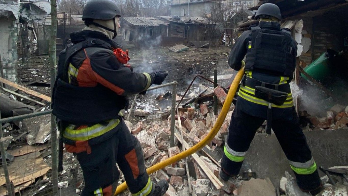 Обстрелы Запорожской области: один погибший и десятки разрушений