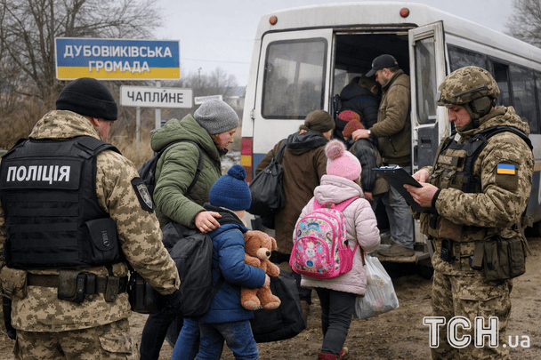 Евакуація дітей з зон бойових дій