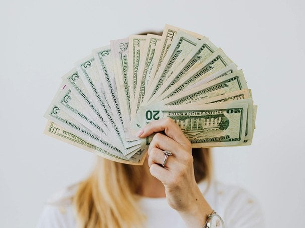 Numerologia odsłania sekret finansowego sukcesu: jak miesiąc urodzenia wpływa na twoją karierę
