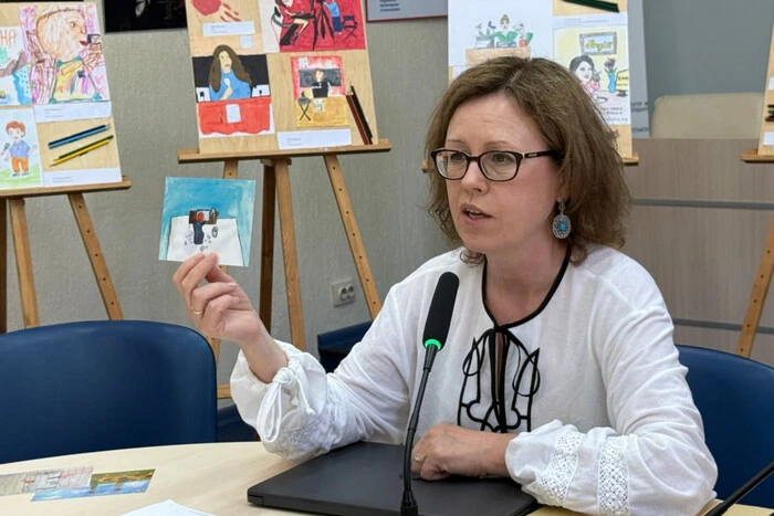 I am from a family of journalists: The National Union of Journalists of Ukraine presented a series of postcards for Journalists' Day