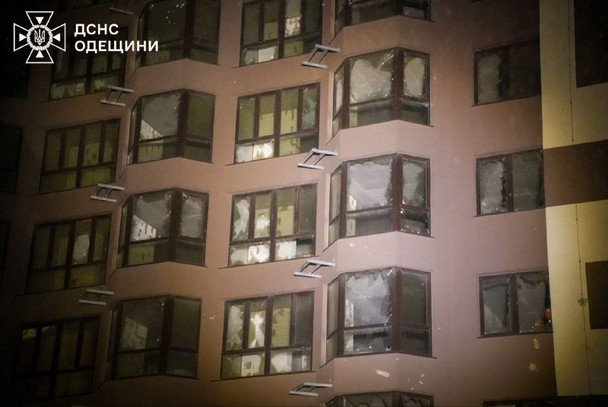 Ночной удар по Одессе: жертва среди мирных жителей, город остался без коммуникаций
