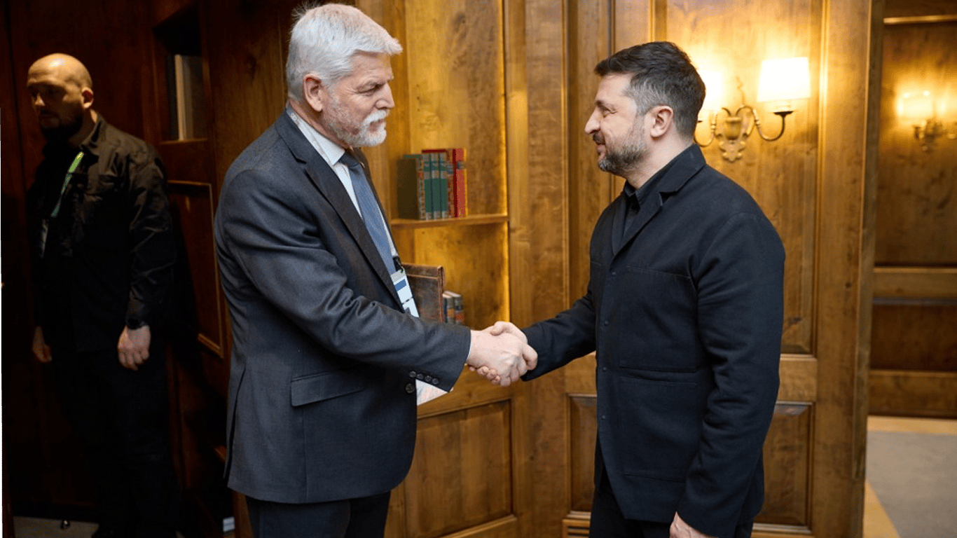 Зеленський і Павел обговорюють боєприпаси