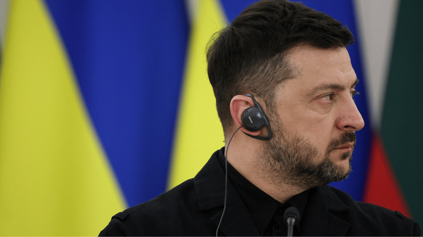 Зеленський на фоні карти Донбасу