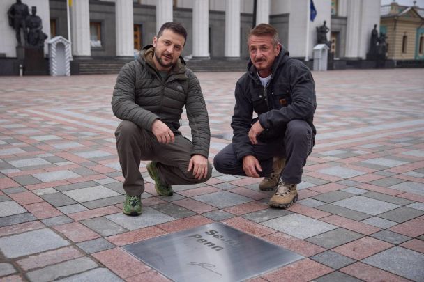 Po rezygnacji z Oscara 2026 Sean Penn pojawił się w Ukrainie – szczegóły wizyty