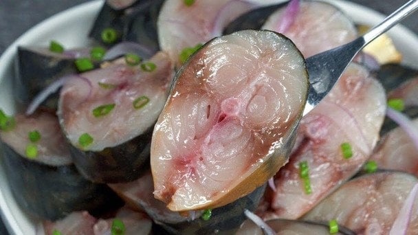Makrela w 7 minut: błyskawiczna potrawa z kilku składników
