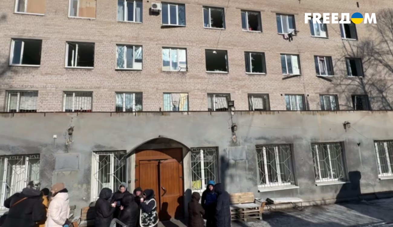 Обстрел общежития для беженцев в Днепре: повреждения от удара