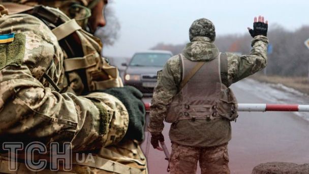 Перевірка документів на блокпосту