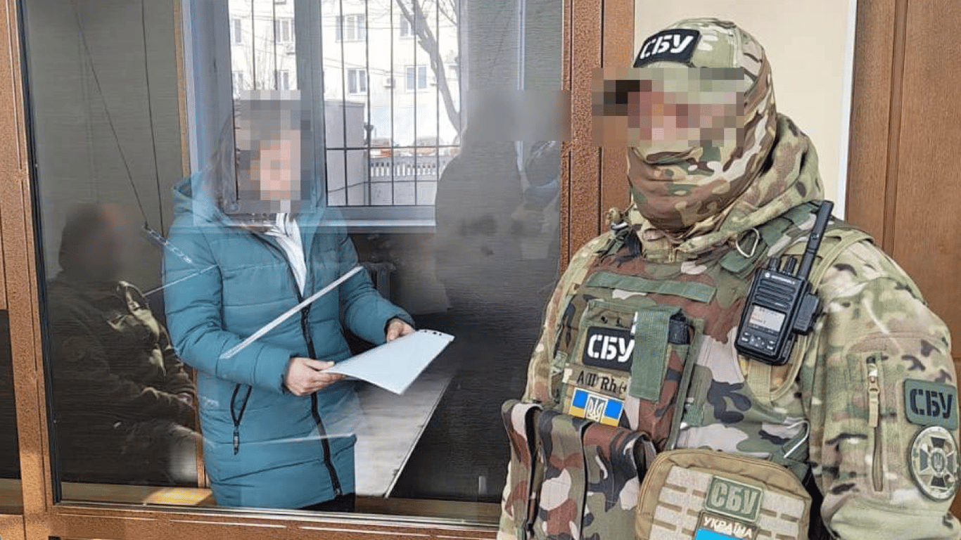 Жінка стежила за ТЦК