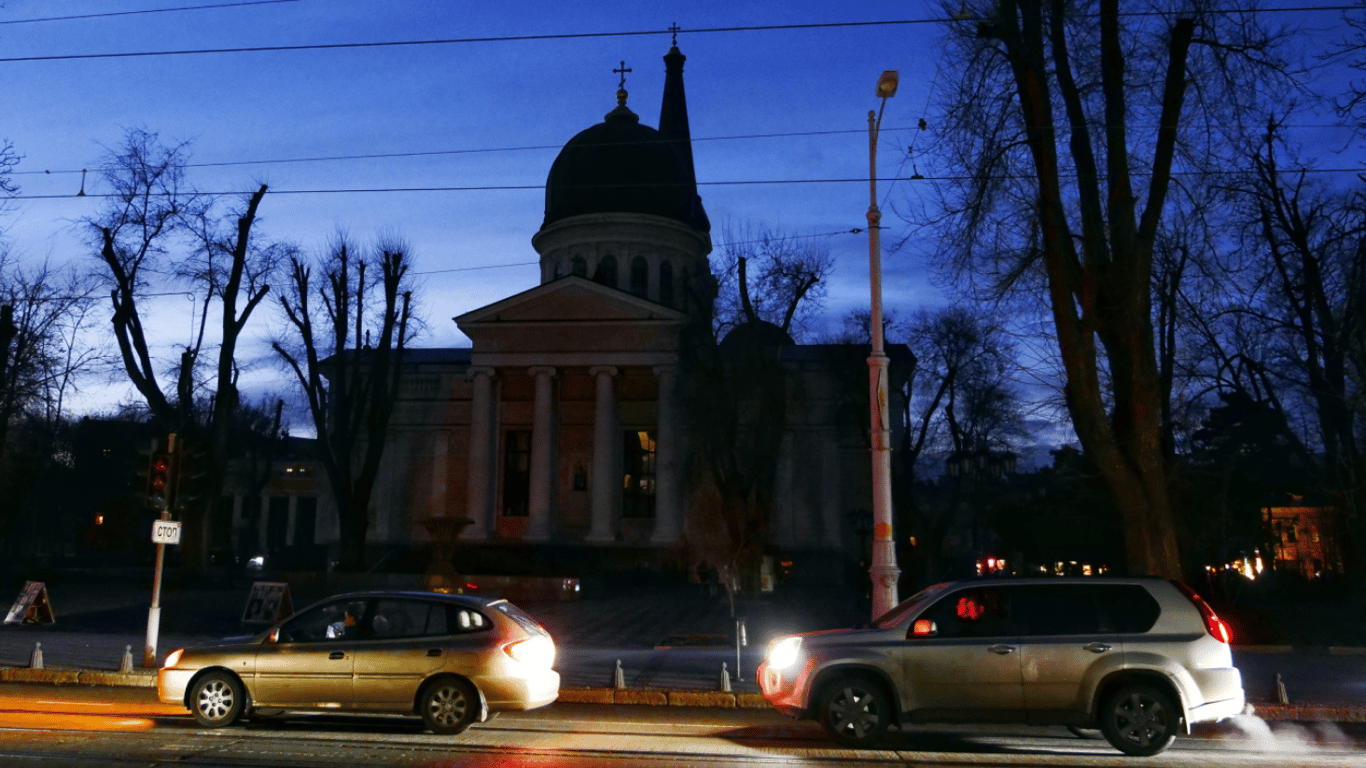 Одесса в темноте после ударов по энергетике