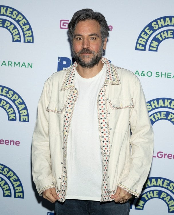 Actor Josh Radnor Welcomes First Child, Shares Photo of Newborn