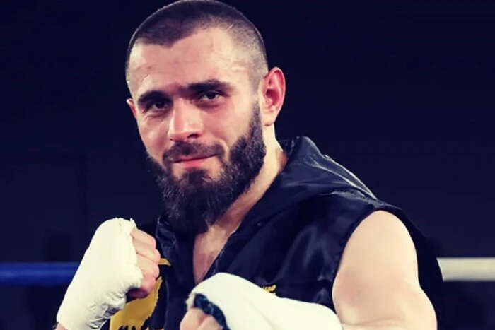 У Німеччині невідомий зарізав непереможного чеченського боксера