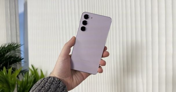 В Индии раскрыли масштабную фабрику подделок Samsung: изъято более 500 смартфонов