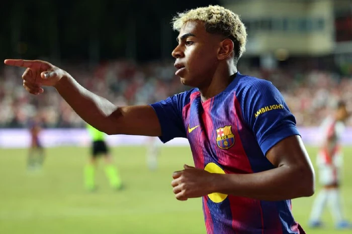 Lamin Yamal has stopped giving autographs: what is the reason for the decision