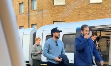 One Direction Star on the Underground: Niall Horan Seen Among Passengers in London