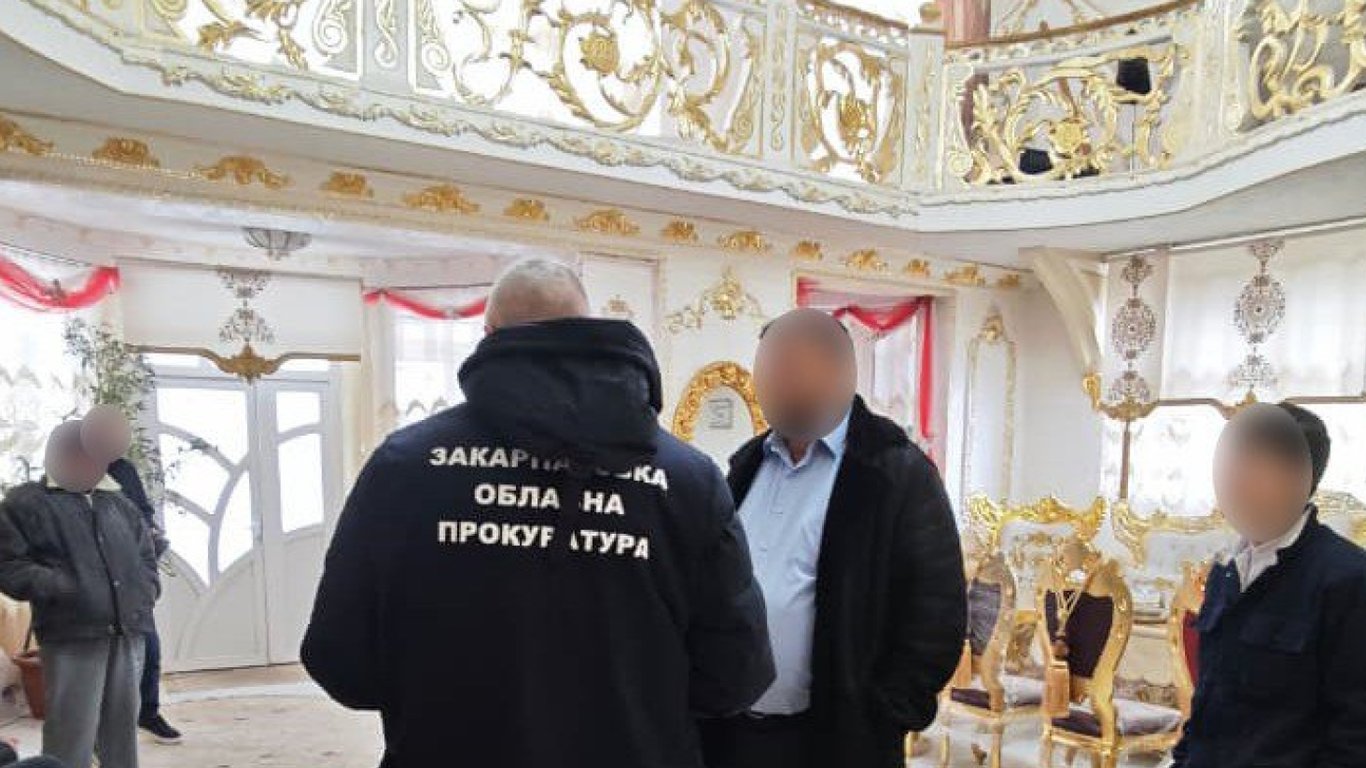 Депутат Закарпаття підозрюється у корупції