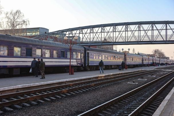 Корректировка железнодорожного сообщения 24 февраля: какие составы не пойдут в Днепр