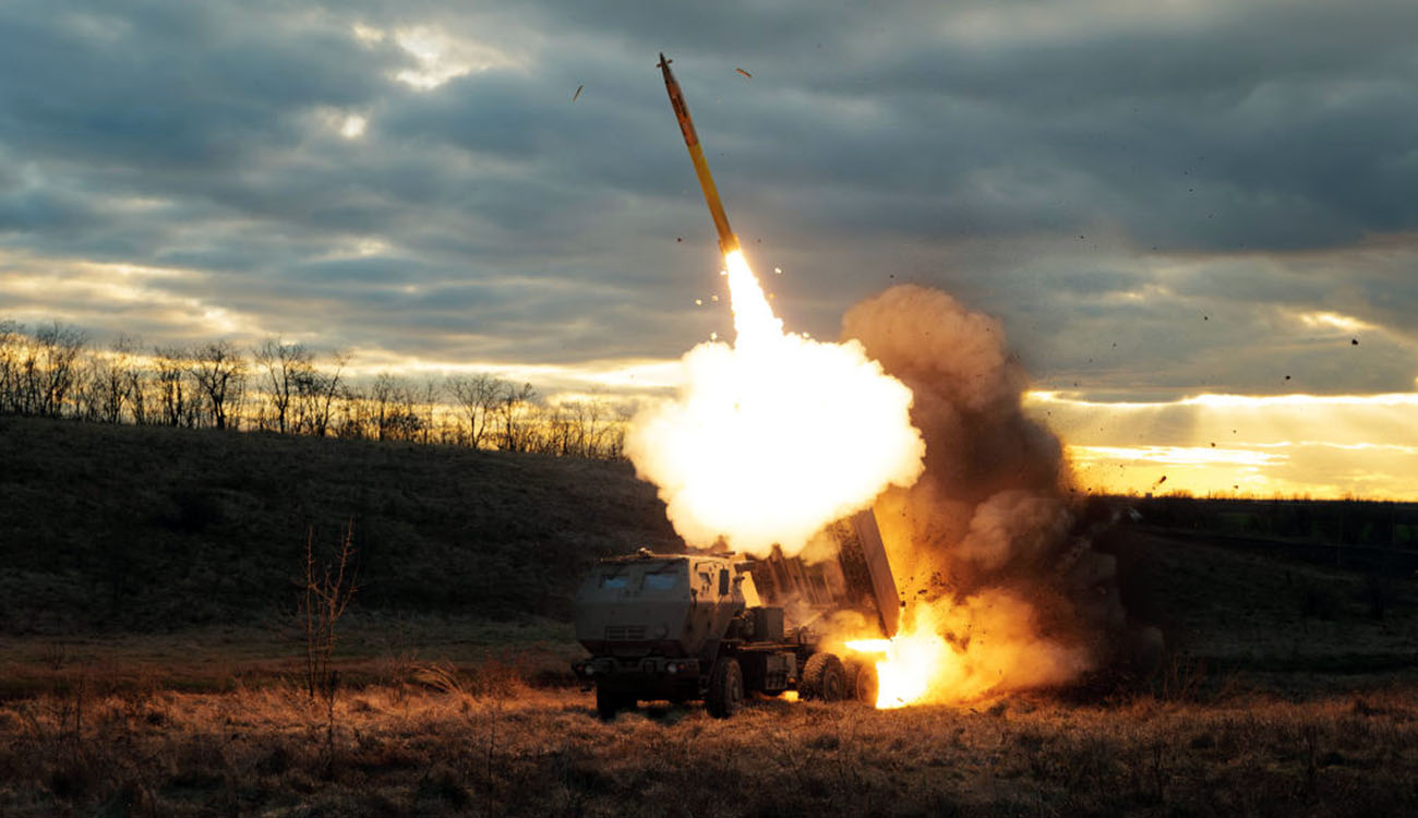 Rosyjska 'Sarma' kontra HIMARS: porównanie możliwości nowej RSW