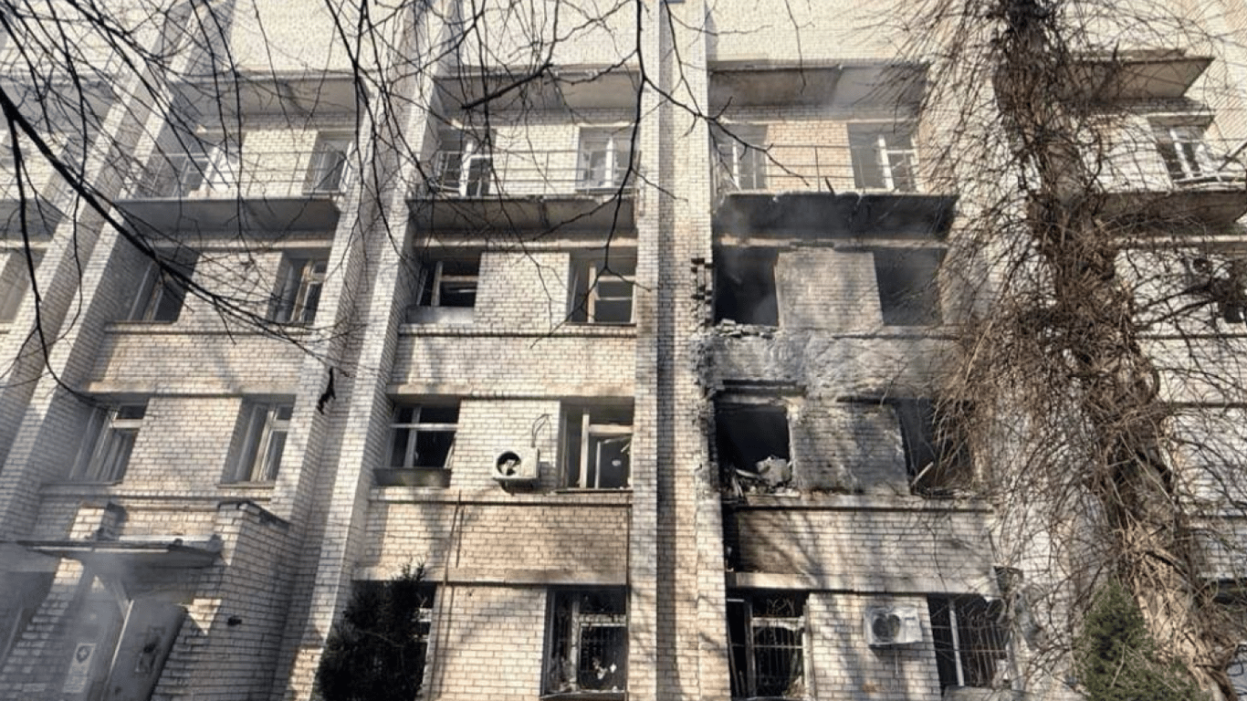 Удар по роддому в Запорожье: ранения получили шесть человек