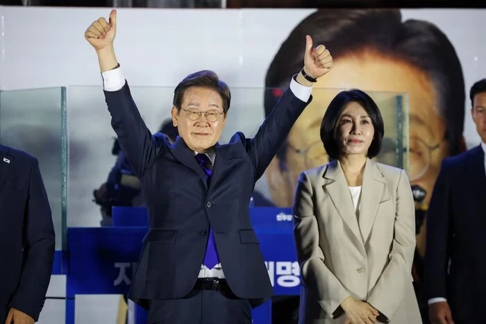 Uderzenie w Charków, Południowa Korea wybrała prezydenta: najważniejsze wiadomości nocy