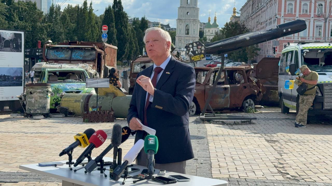 Пам'ять Ліндсі Грема та санкції