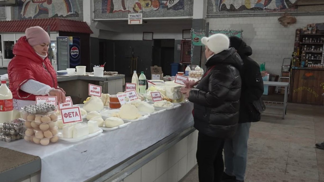 Одеський ринок, мороз, молочні продукти