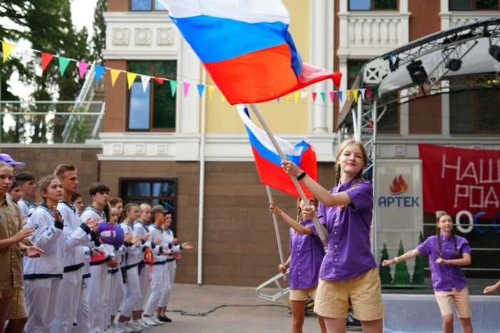 Росія планує «перевиховати» українських дітей в «Артеку» – ЦНС