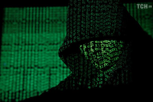 Cybersecurity expert warns: your smartphone can hack a general