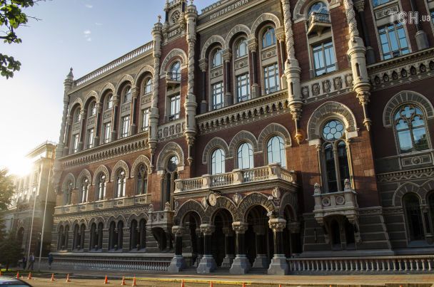 Koszyk wielkanocny 2026 droższy o 14%. NBP ostrzega przed wzrostem inflacji