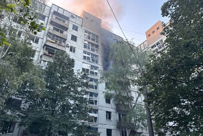Россияне обстреляли Днепропетровщину: погиб человек, 13 раненых