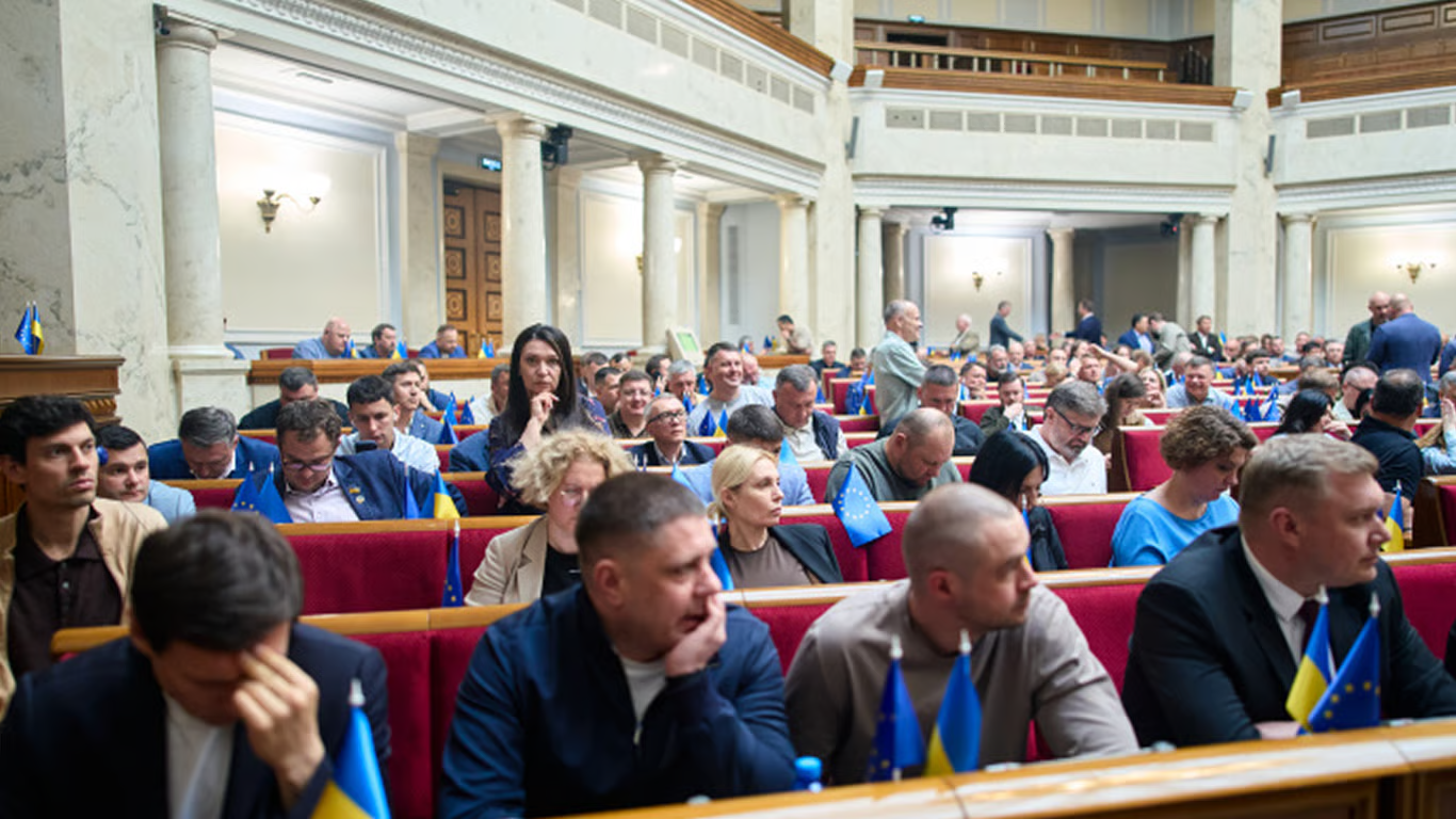 18 июня состоится внеочередное заседание Рады: как снимут блокировку с финансирования ВСУ