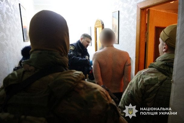 В Днепре военнослужащий взял в заложники мать и угрожал подорвать гранату