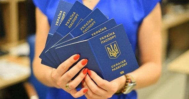 W Londynie uruchomiono usługę 'Dія': Ukraińcy mogą uzyskać paszport bez wyjazdu