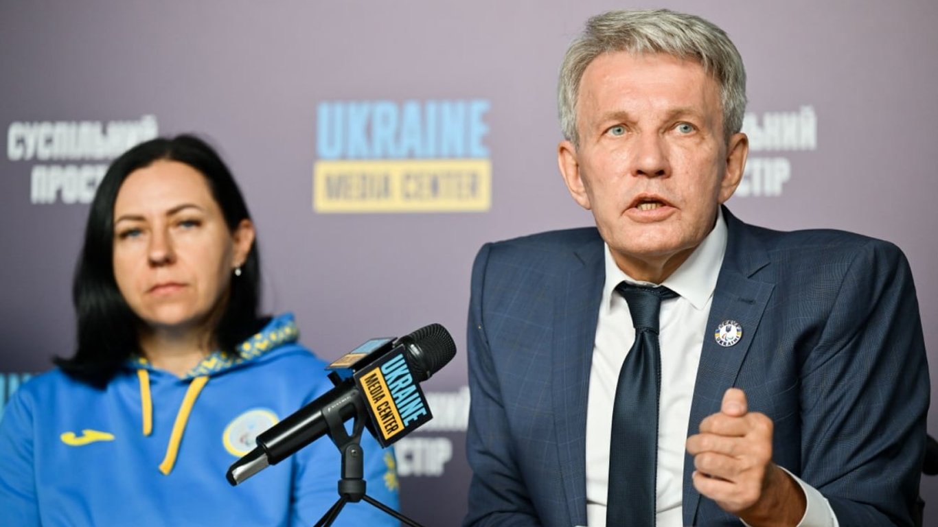Новий комплект форми паралімпійців