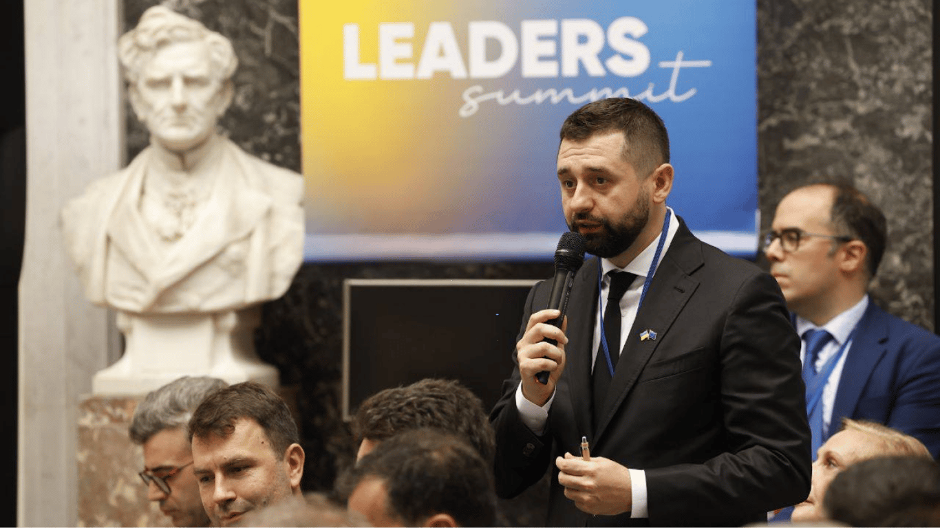 Arahamija lobt Parlamentsarbeit: So läuft es im ukrainischen Parlament