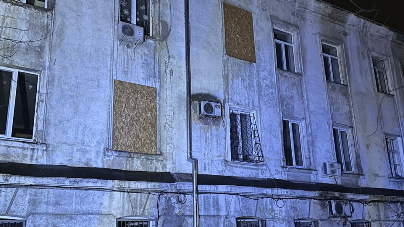 Ночной удар по Одессе: под обломками дома обнаружена погибшая