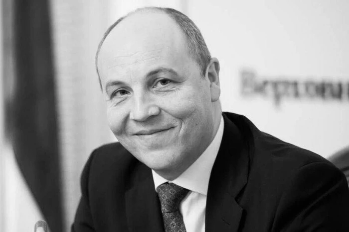 Дипломат Лубківський опубликовал архивное фото Парубия с молодежью: что на нем