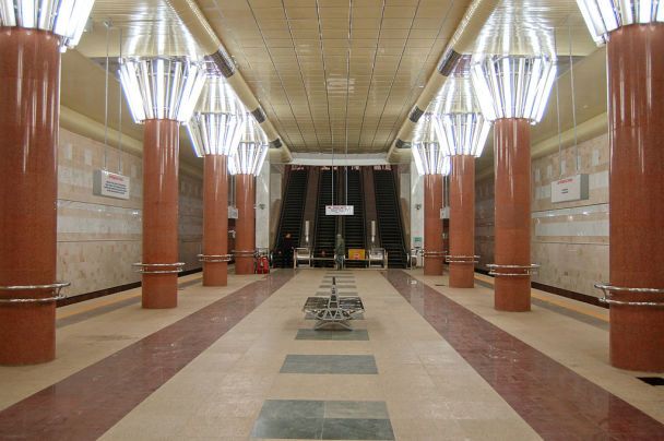 В Киеве временно изменили движение метро на красной линии: детали ограничений