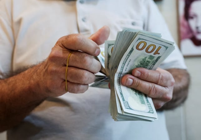 Iraq Strikes Deal with Trump Administration to Curb Dollar Leakage to Iran