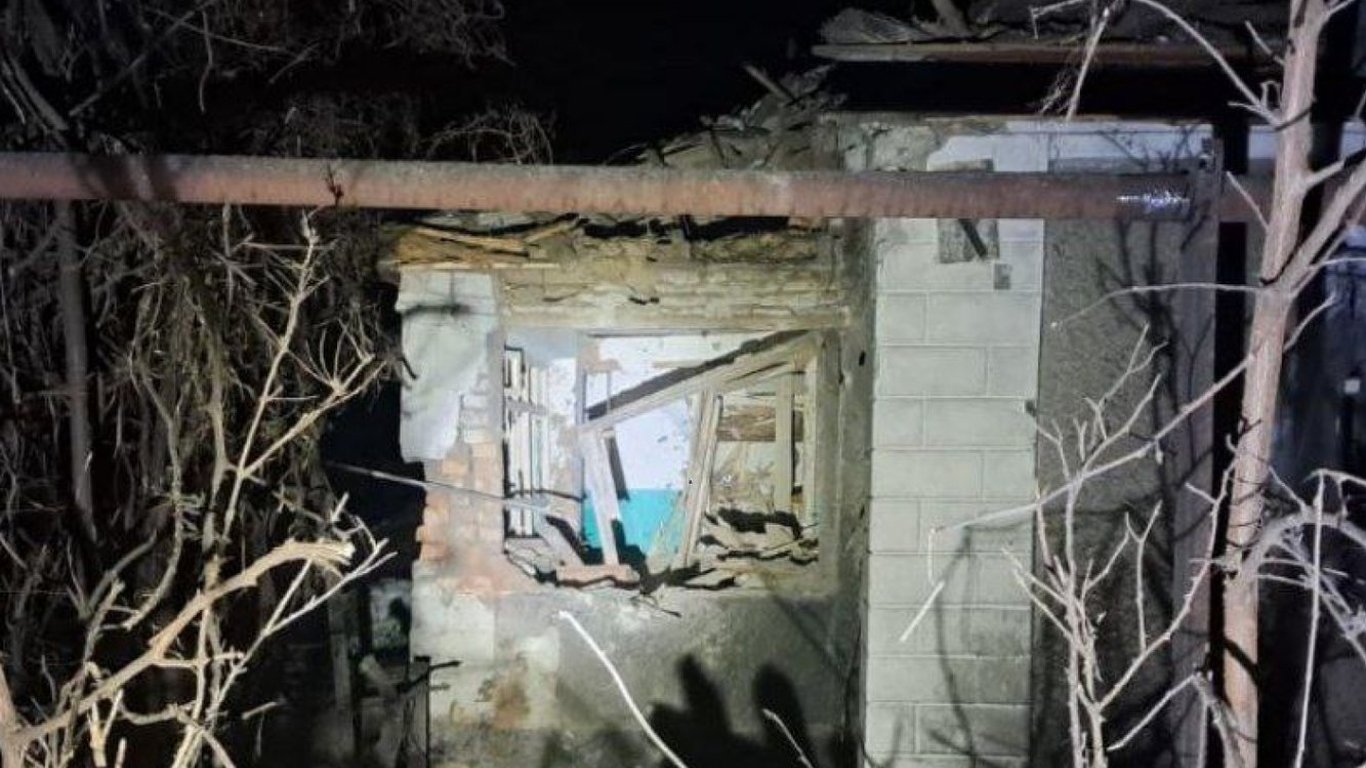 Ночной удар по Никополю: повреждены жилье и газоснабжение